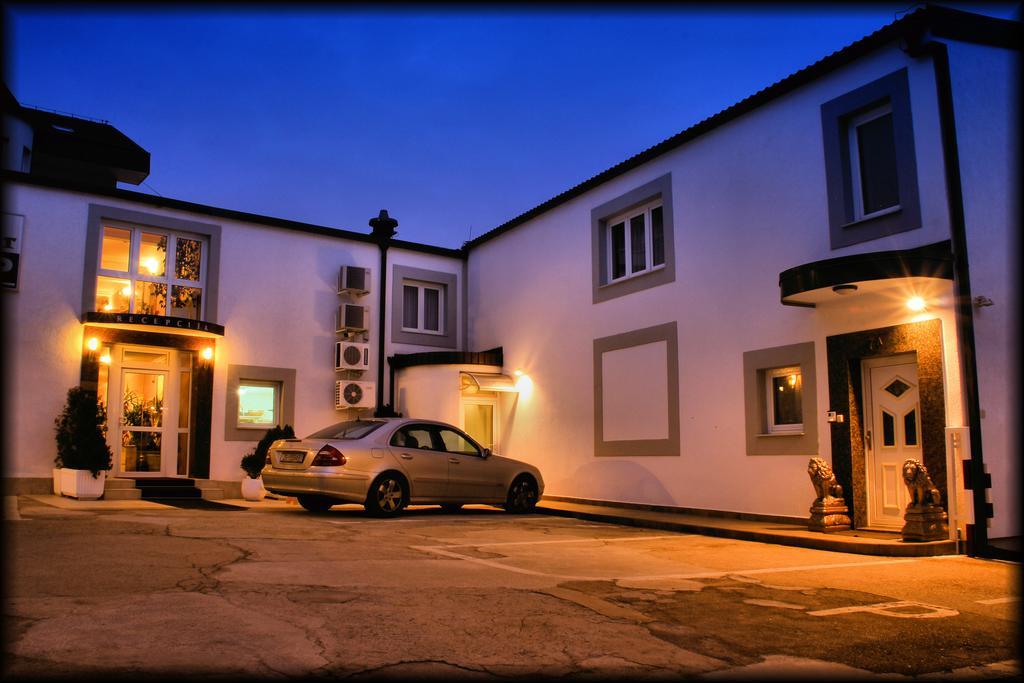 Hotel Vila Tina Zagreb Luaran gambar